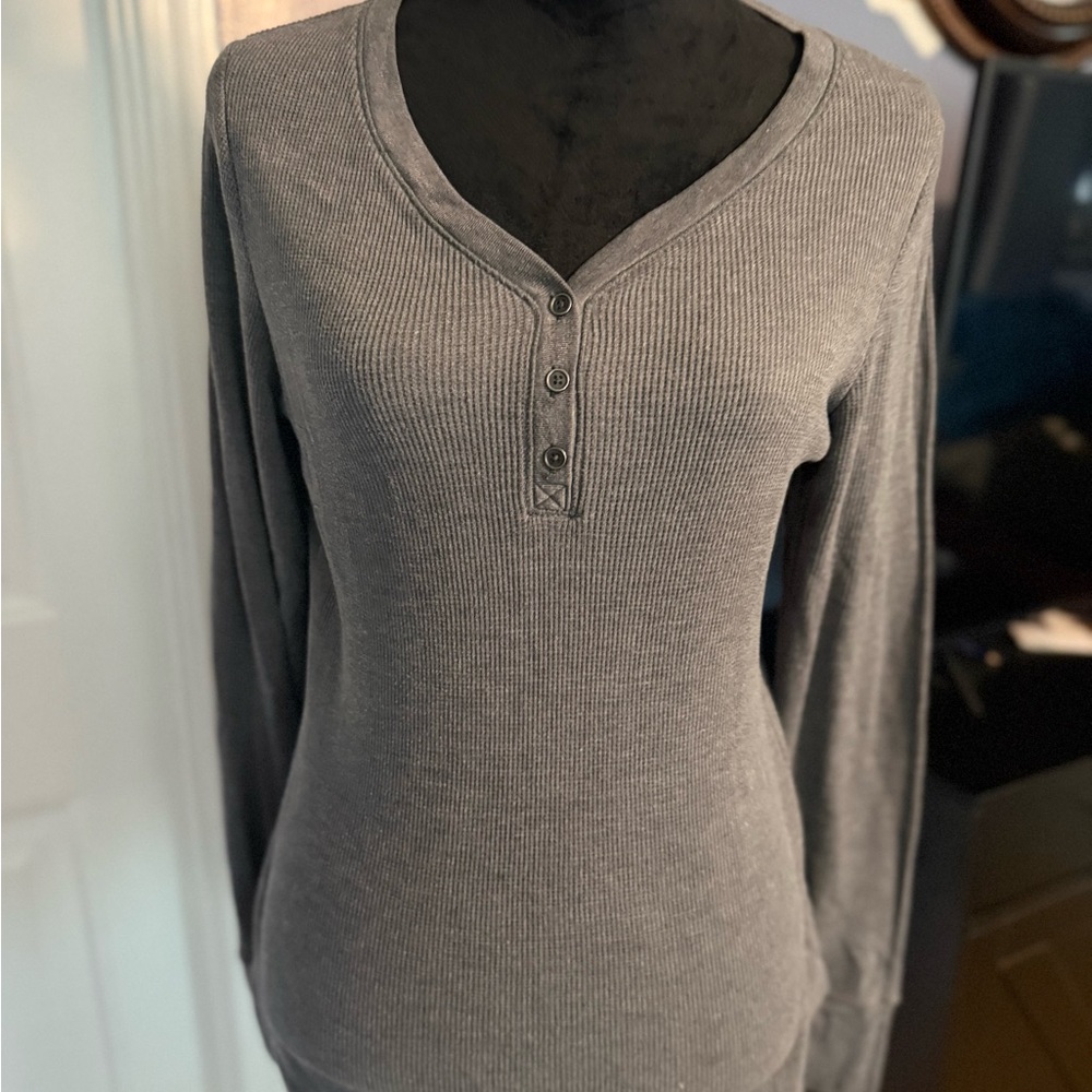 Faded Glory Gray Long Sleeve Fitted Henley